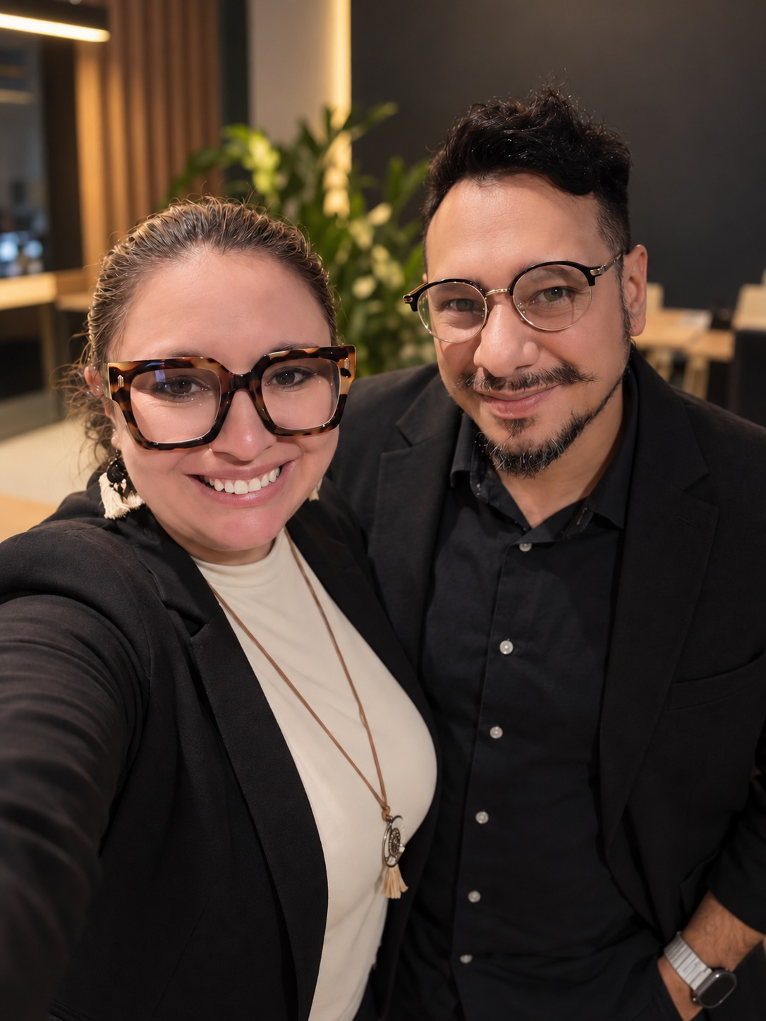 Angie Mora y Diego Mendoza, las personas detrás de Deamlow